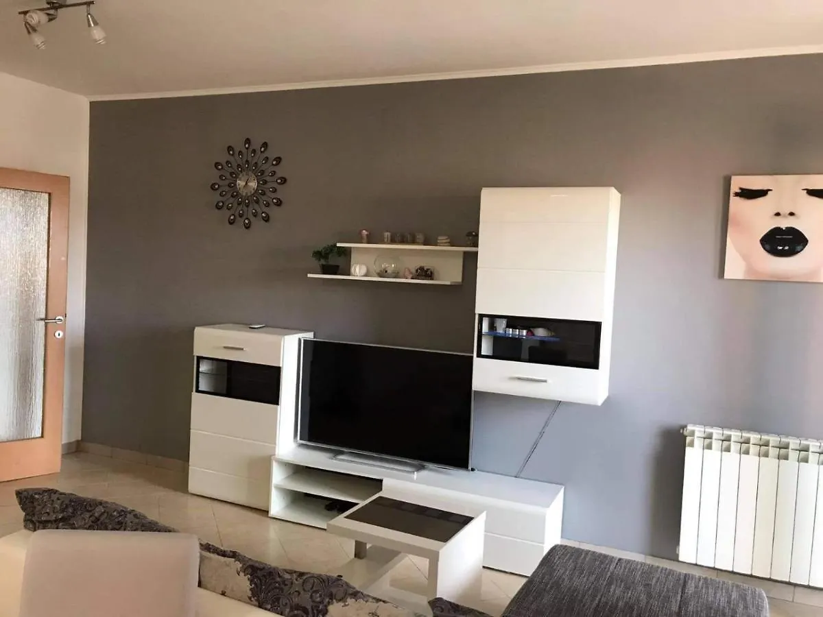 Apartment Ferienwohnung Apartament Dia Ližnjan