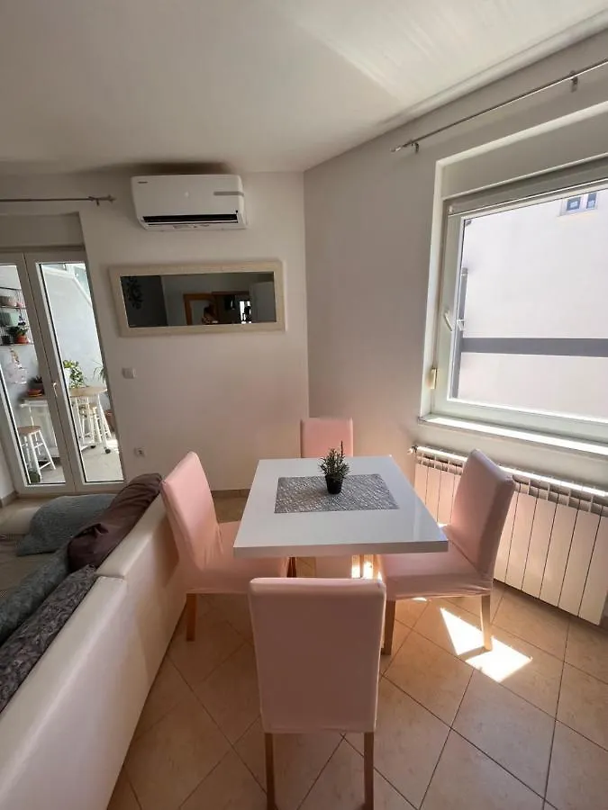 Apartment Ferienwohnung Apartament Dia Ližnjan